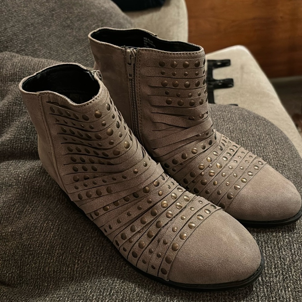 White Mountain stud accented booties. EUC